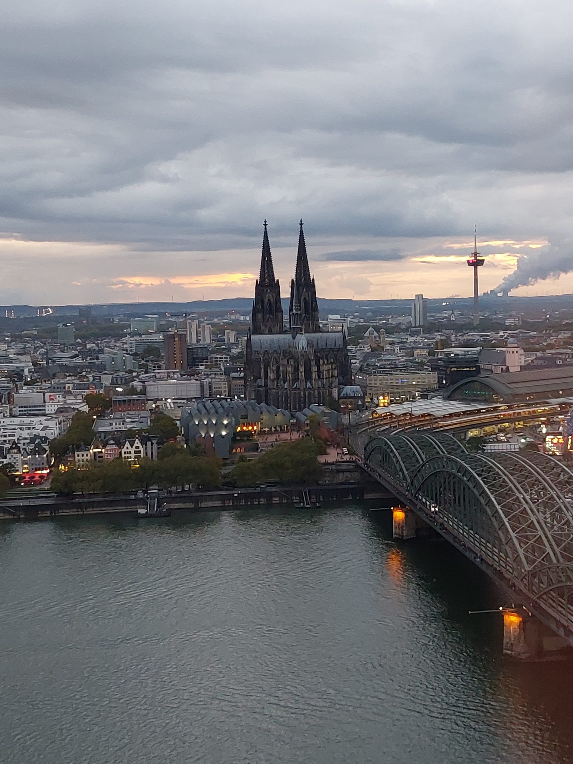 CHARITY KÜCHENPARTY ÜBER DEN DÄCHERN DER STADT